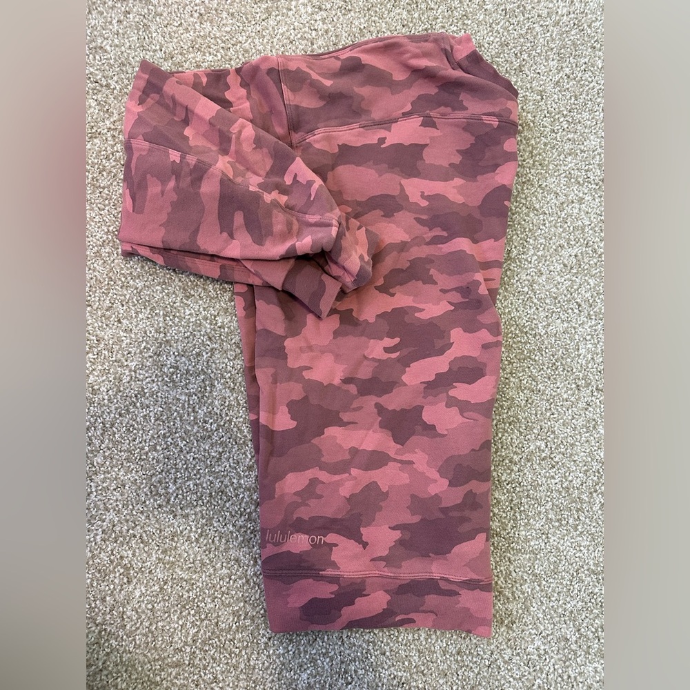 Lulu lemon pink camo crew neck size 6
